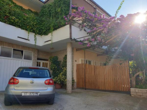 Отель Apartments by the sea Sumpetar, Omis - 949  Есенице